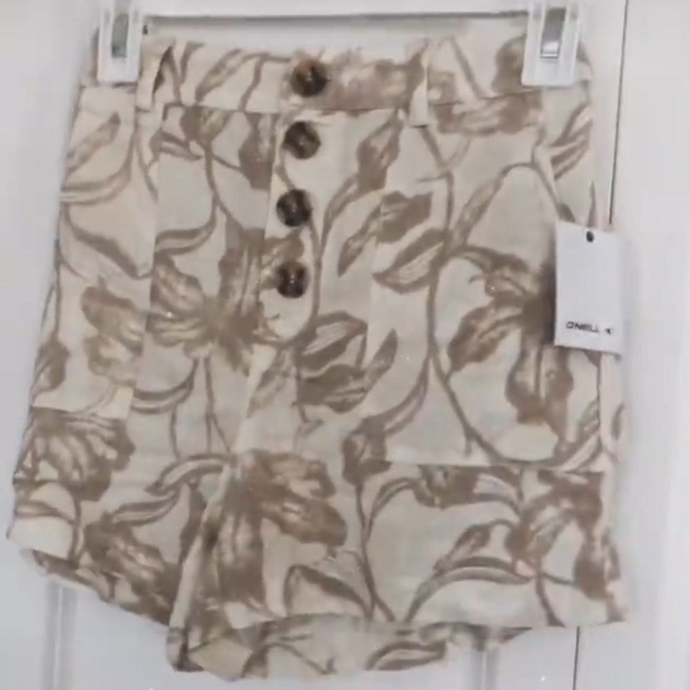 Super cute high waisted shorts